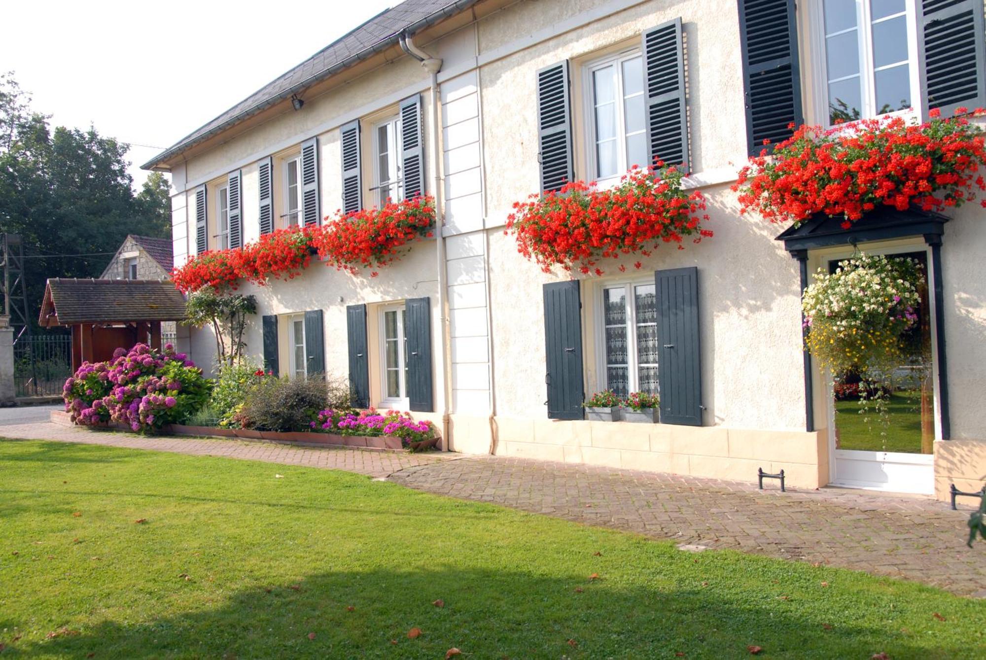 Hostellerie De Pavillon Saint-Hubert Gouvieux Exterior photo